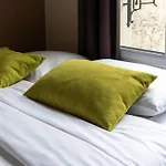 Pied-A-Terre Near Bastille & Voltaire Paris 11Th