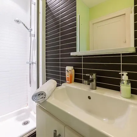 Pied-a-terre Near Bastille & Voltaire 11th Parigi